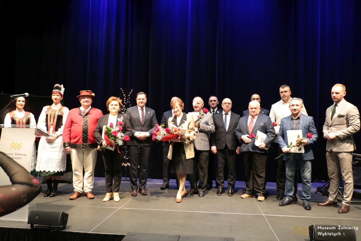 Sesja Rady Powiatu Ostrołęckiego w MŻW [19.12.2024] - zdjęcie #13 - eOstroleka.pl