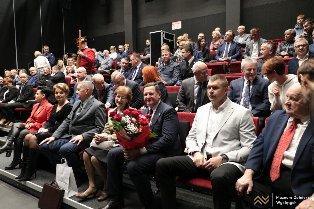 Sesja Rady Powiatu Ostrołęckiego w MŻW [19.12.2024] - zdjęcie #9 - eOstroleka.pl