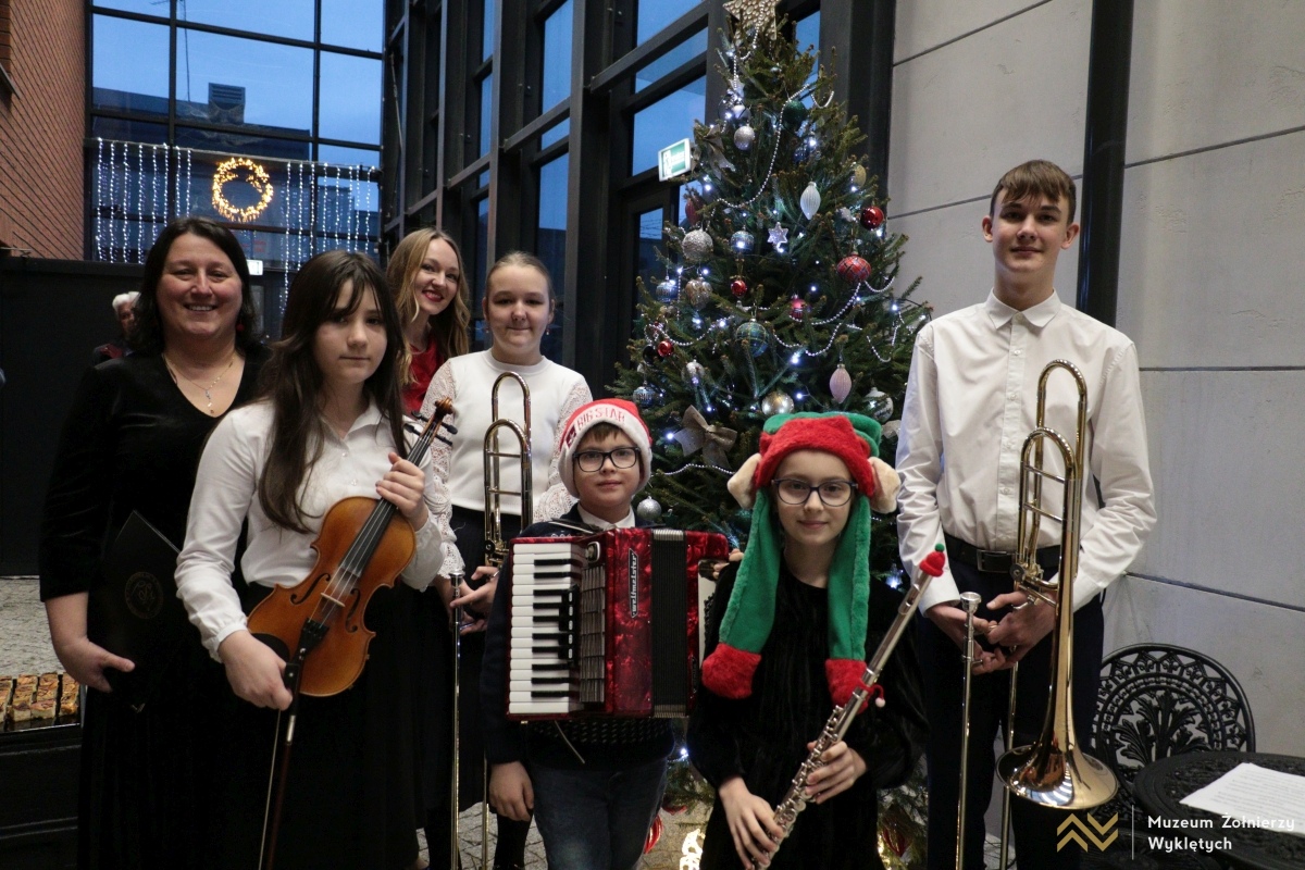 Sesja Rady Powiatu Ostrołęckiego w MŻW [19.12.2024] - zdjęcie #2 - eOstroleka.pl