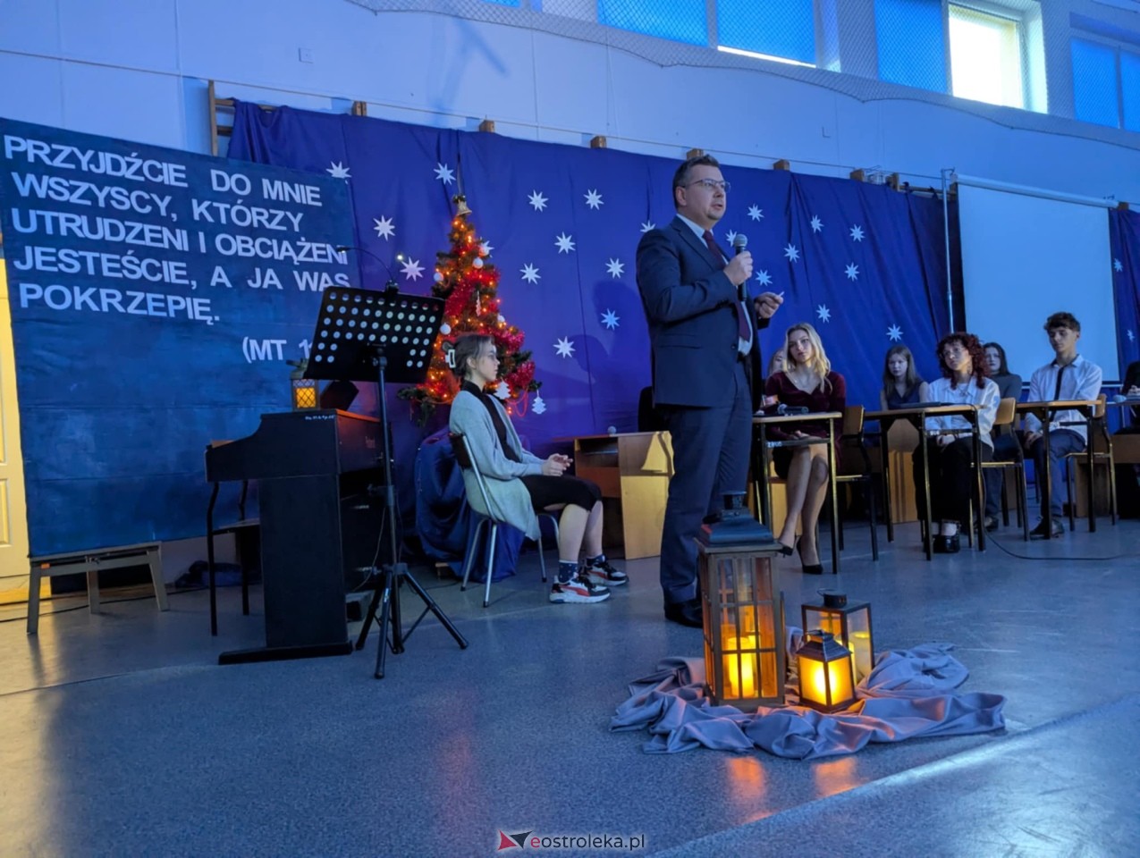 Jasełka w I LO w Ostrołęce [20.12.2024] - zdjęcie #45 - eOstroleka.pl