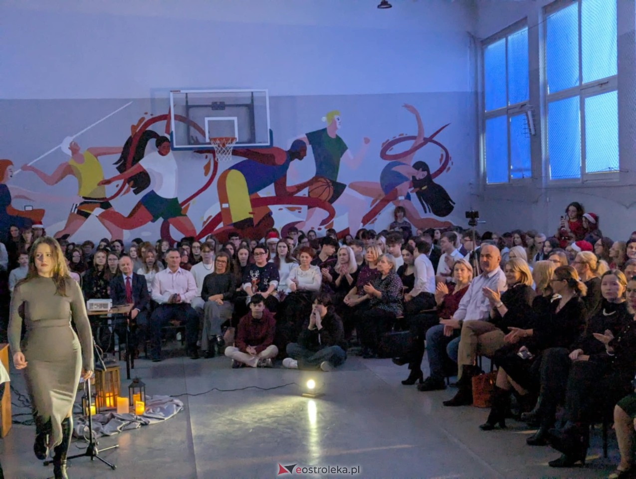 Jasełka w I LO w Ostrołęce [20.12.2024] - zdjęcie #43 - eOstroleka.pl