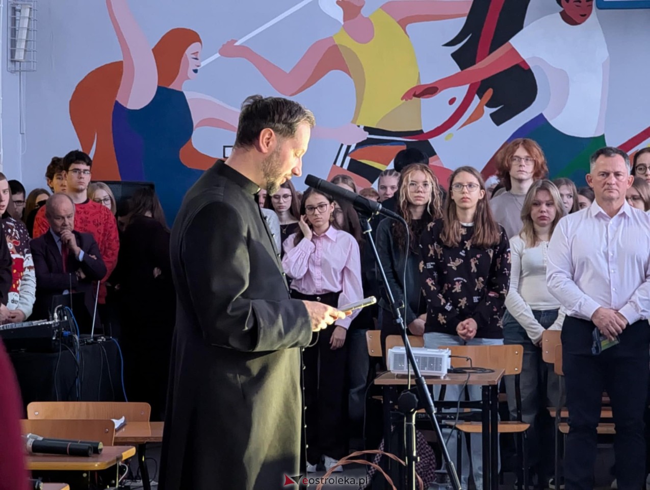 Jasełka w I LO w Ostrołęce [20.12.2024] - zdjęcie #38 - eOstroleka.pl