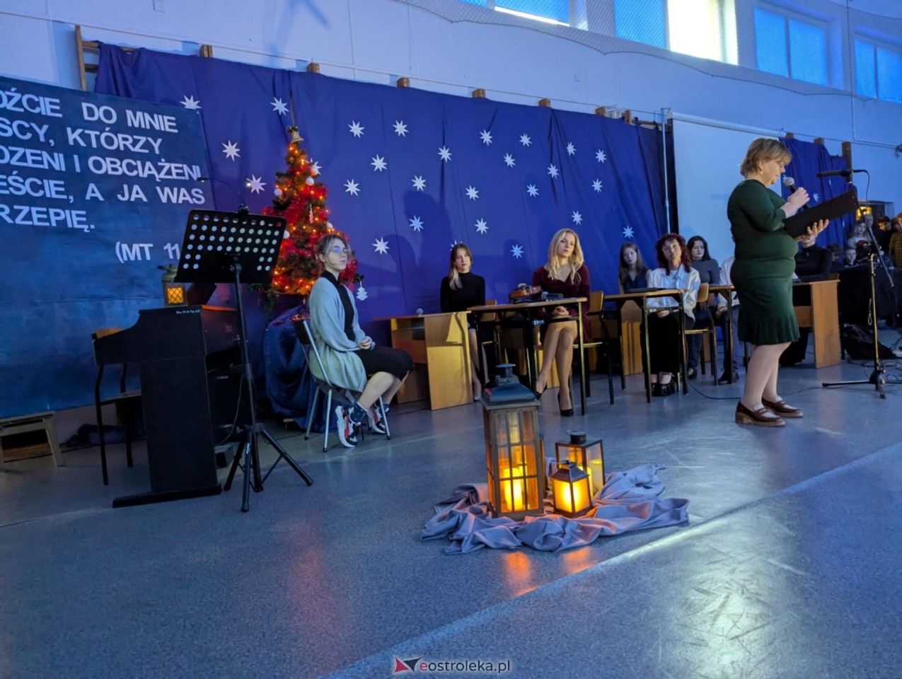 Jasełka w I LO w Ostrołęce [20.12.2024] - zdjęcie #11 - eOstroleka.pl