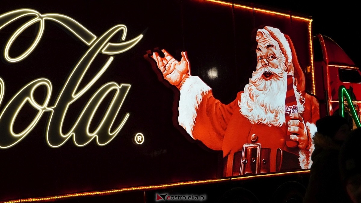 Ciężarówka Coca-Coli w Ostrołęce [20.12.2024] - zdjęcie #43 - eOstroleka.pl