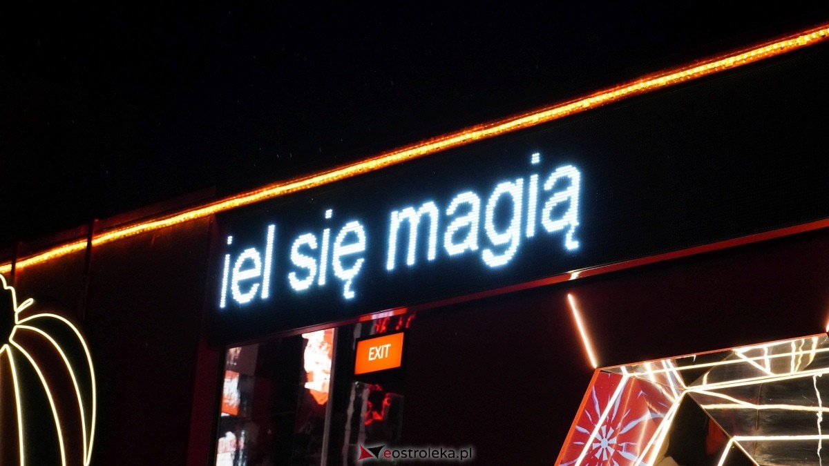 Ciężarówka Coca-Coli w Ostrołęce [20.12.2024] - zdjęcie #30 - eOstroleka.pl