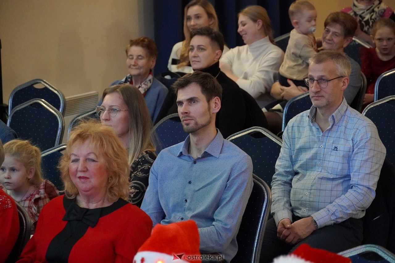 Rodzinne kolędowanie w Goworowie [20.12.2024] - zdjęcie #38 - eOstroleka.pl