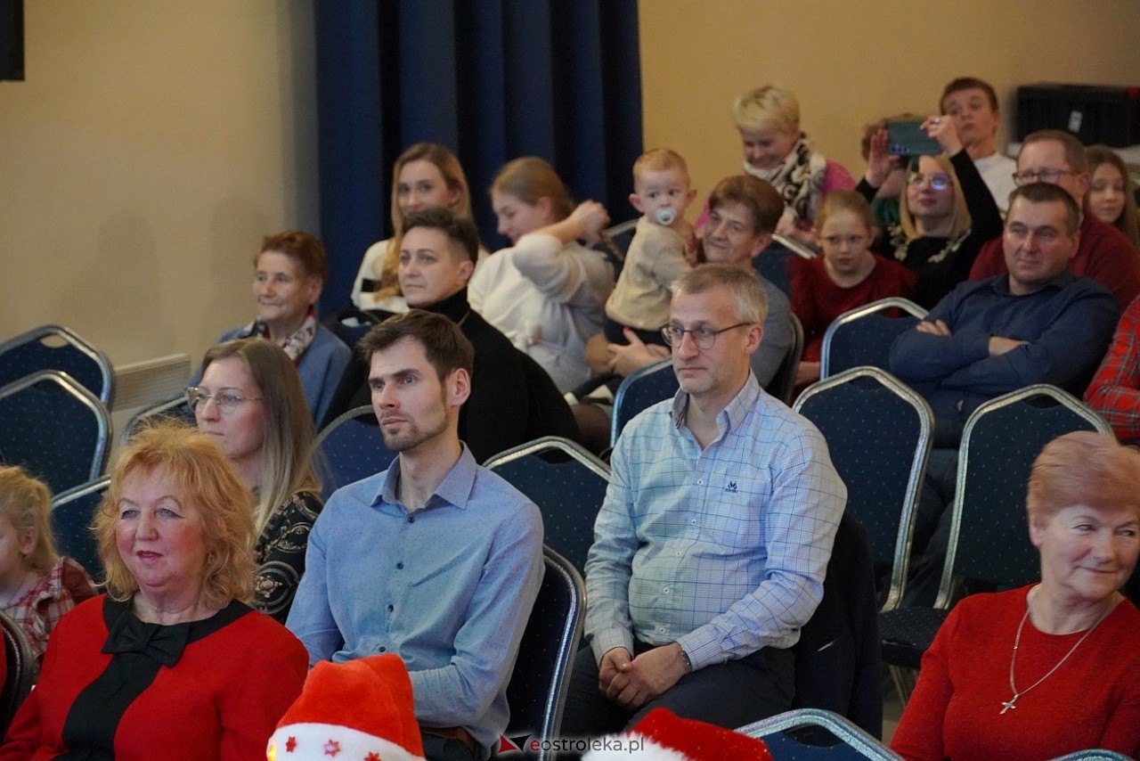 Rodzinne kolędowanie w Goworowie [20.12.2024] - zdjęcie #37 - eOstroleka.pl