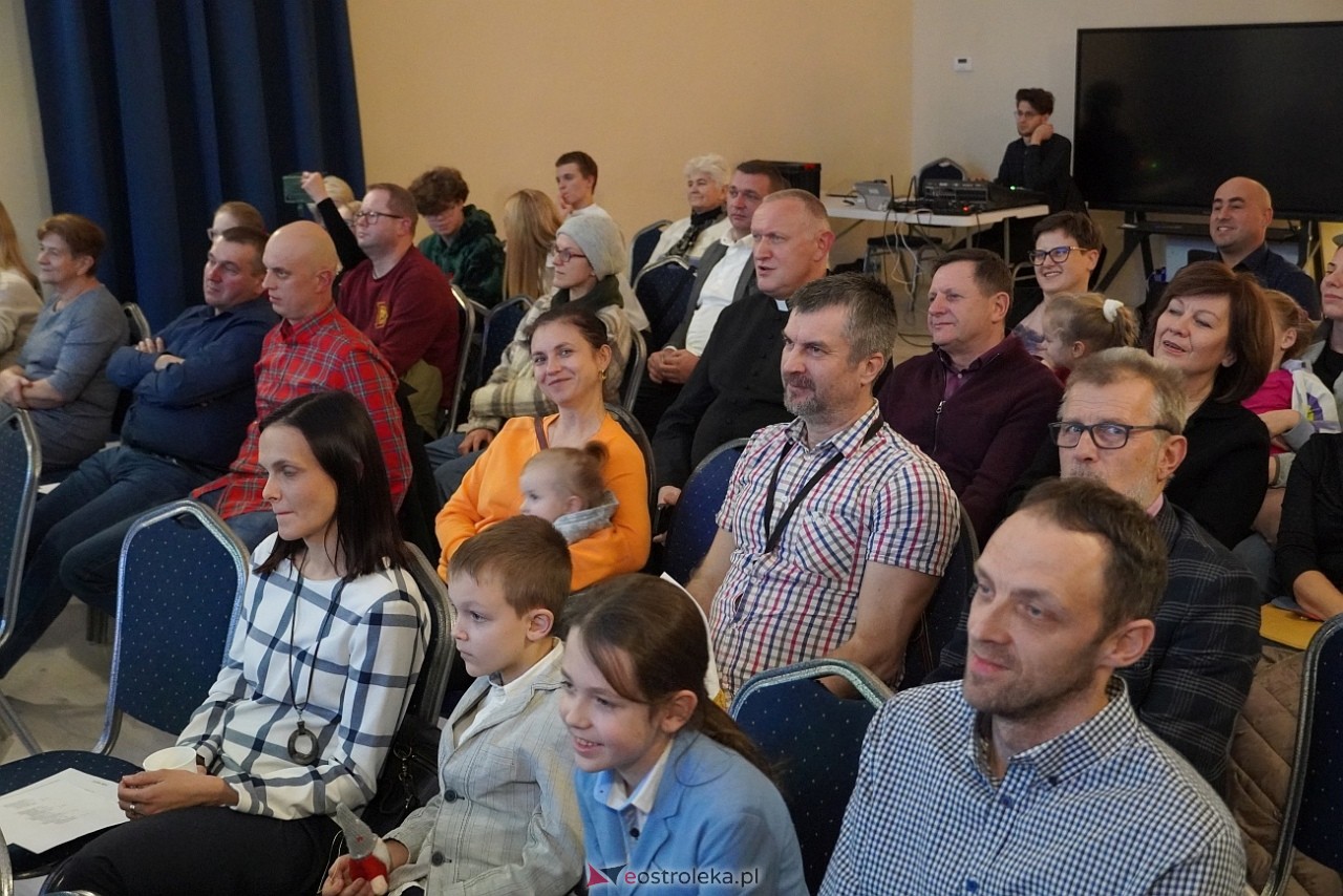 Rodzinne kolędowanie w Goworowie [20.12.2024] - zdjęcie #31 - eOstroleka.pl