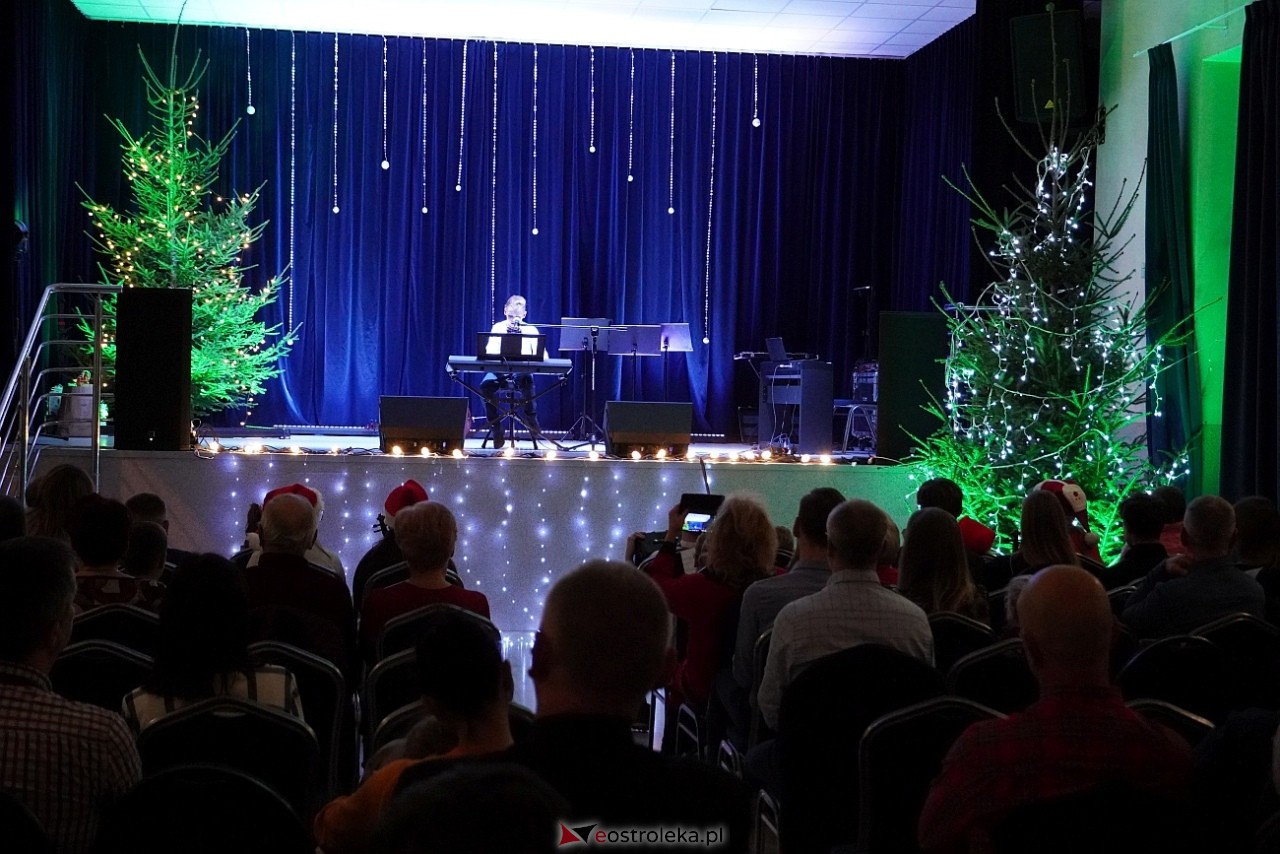 Rodzinne kolędowanie w Goworowie [20.12.2024] - zdjęcie #26 - eOstroleka.pl