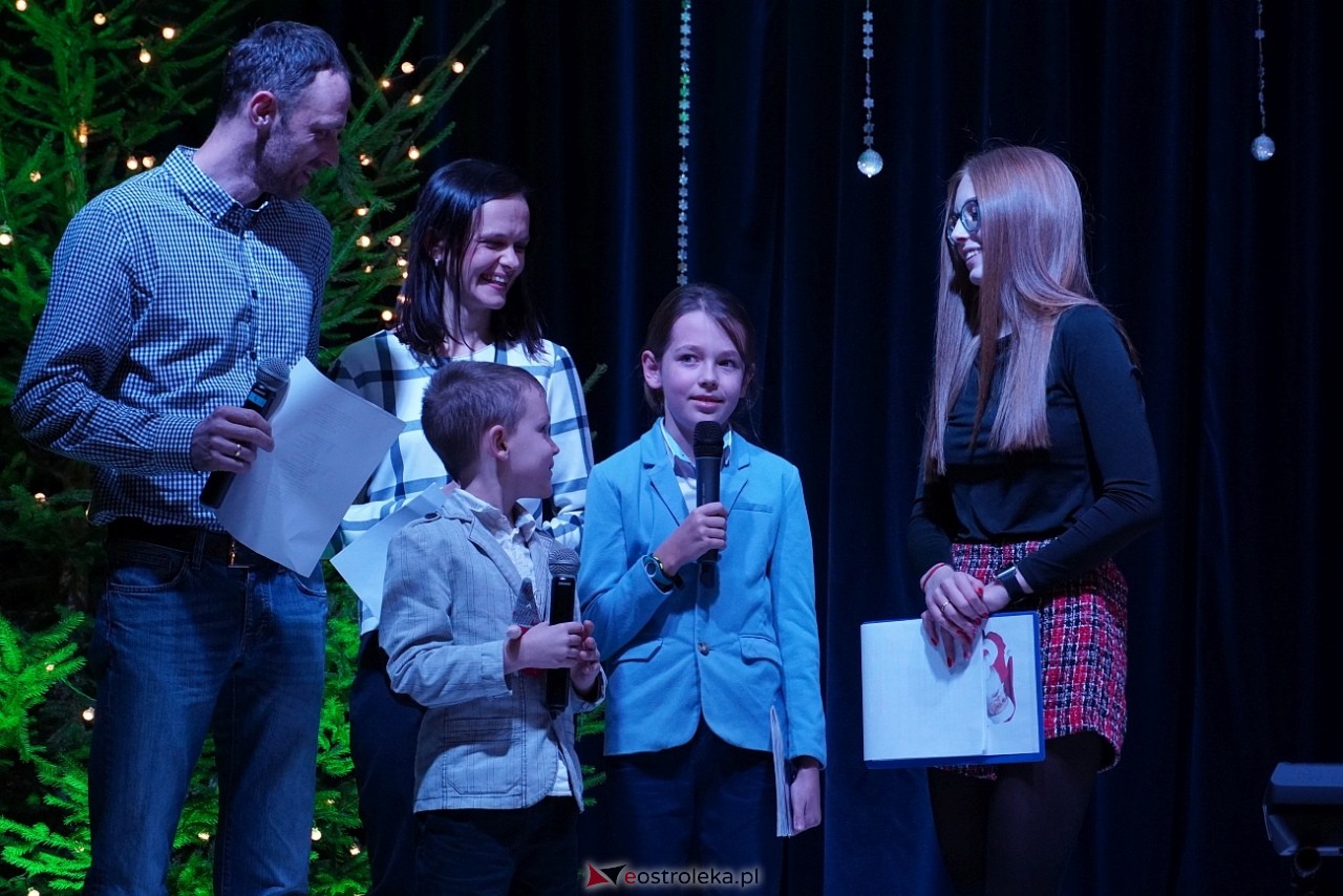 Rodzinne kolędowanie w Goworowie [20.12.2024] - zdjęcie #15 - eOstroleka.pl