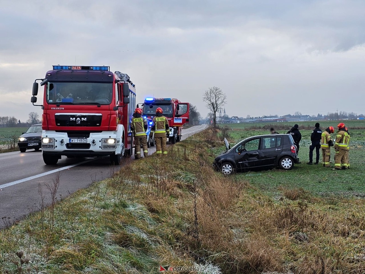 Wypadek w Pokrzywnicy [21.12.2024] - zdjęcie #11 - eOstroleka.pl