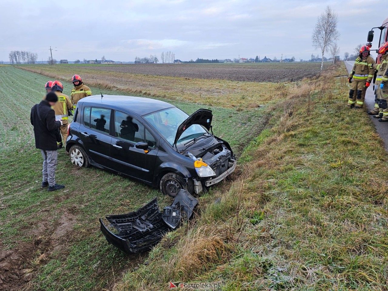 Wypadek w Pokrzywnicy [21.12.2024] - zdjęcie #7 - eOstroleka.pl