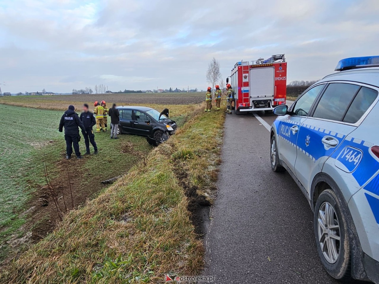 Wypadek w Pokrzywnicy [21.12.2024] - zdjęcie #3 - eOstroleka.pl