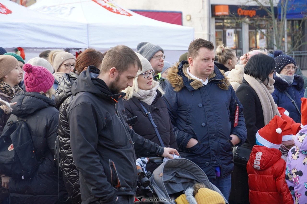 Miejska Wigilia na Placu Wolności w Ostrołęce [2112.2024] - zdjęcie #81 - eOstroleka.pl