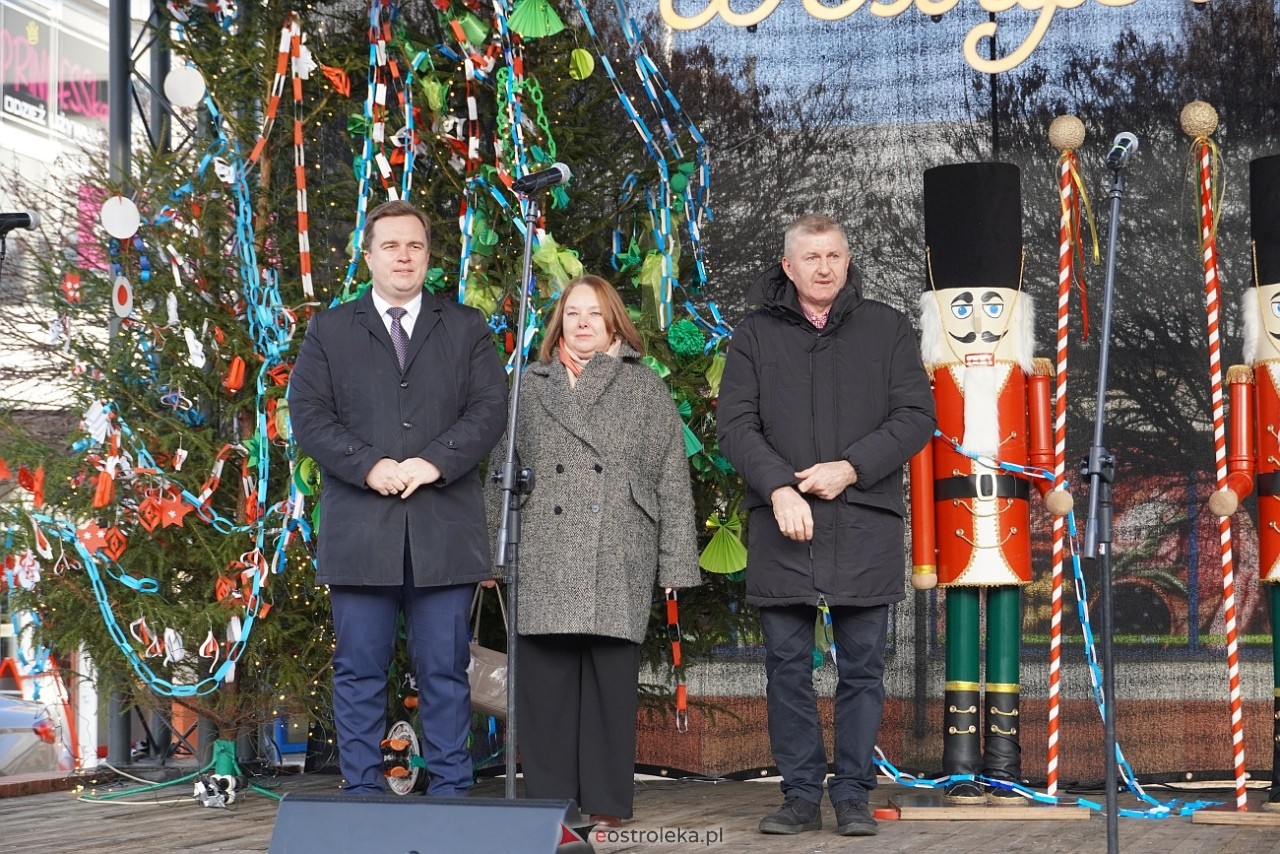 Miejska Wigilia na Placu Wolności w Ostrołęce [2112.2024] - zdjęcie #66 - eOstroleka.pl