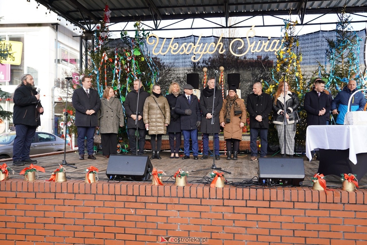 Miejska Wigilia na Placu Wolności w Ostrołęce [2112.2024] - zdjęcie #62 - eOstroleka.pl