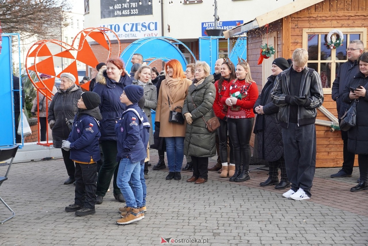 Miejska Wigilia na Placu Wolności w Ostrołęce [2112.2024] - zdjęcie #61 - eOstroleka.pl