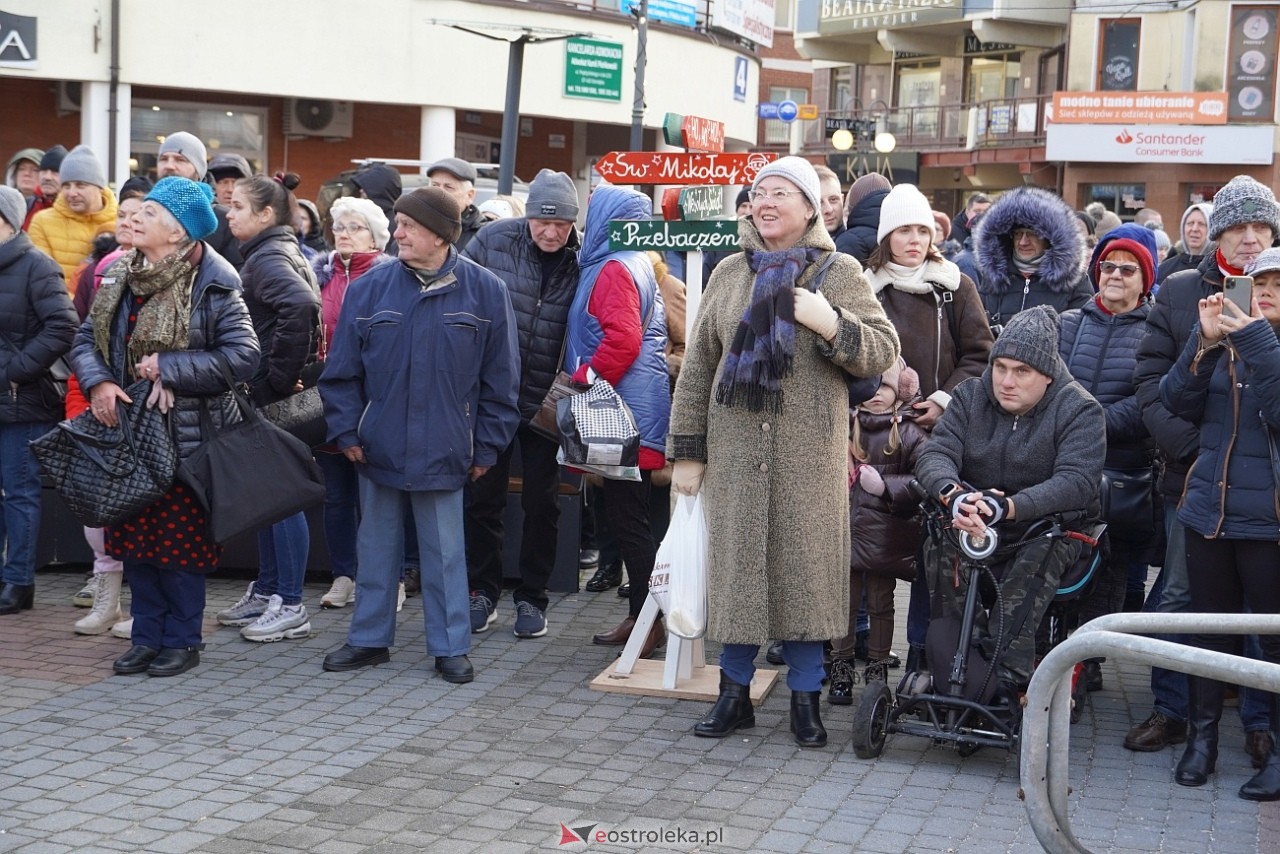 Miejska Wigilia na Placu Wolności w Ostrołęce [2112.2024] - zdjęcie #60 - eOstroleka.pl