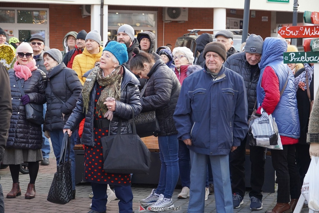 Miejska Wigilia na Placu Wolności w Ostrołęce [2112.2024] - zdjęcie #59 - eOstroleka.pl