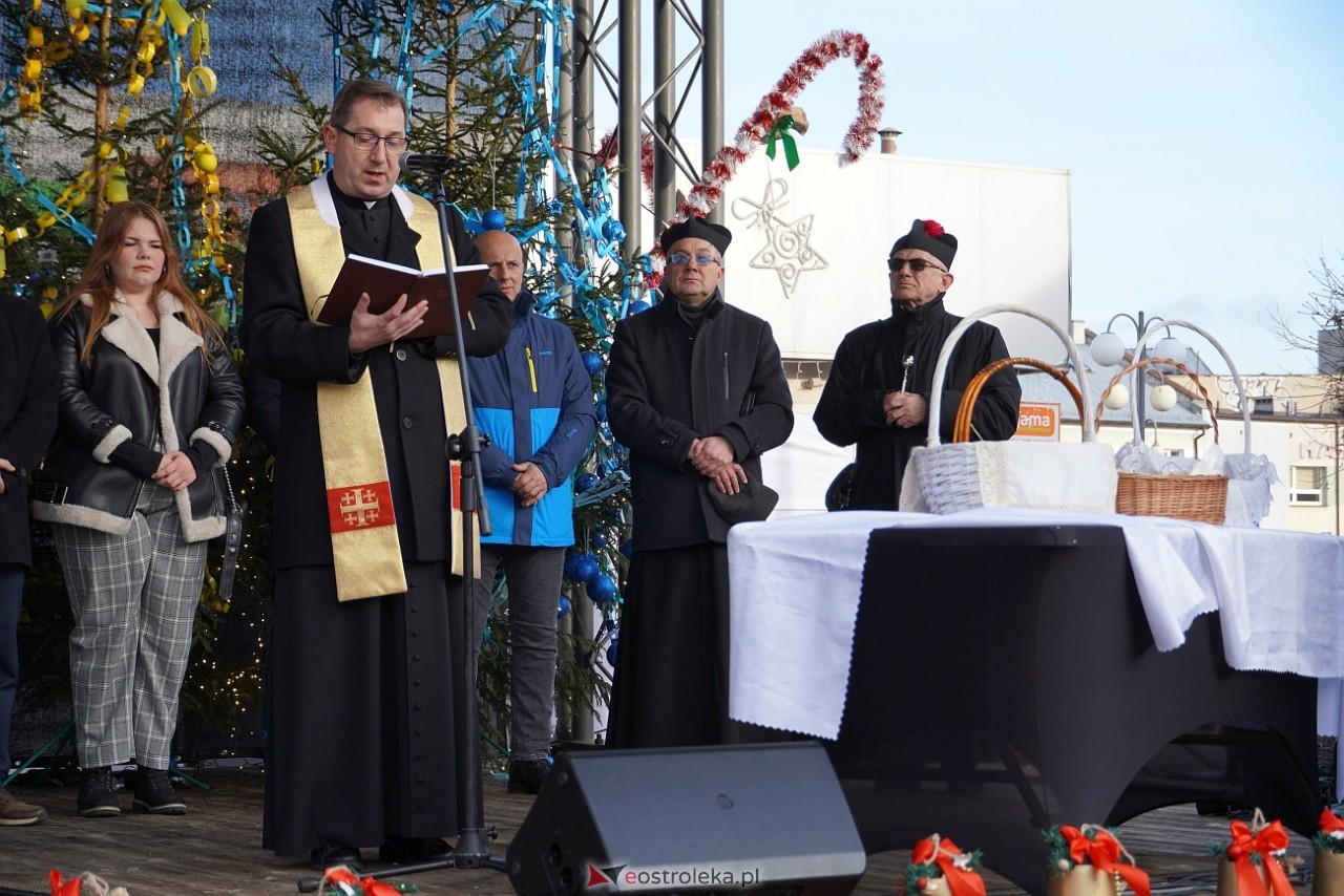 Miejska Wigilia na Placu Wolności w Ostrołęce [2112.2024] - zdjęcie #53 - eOstroleka.pl