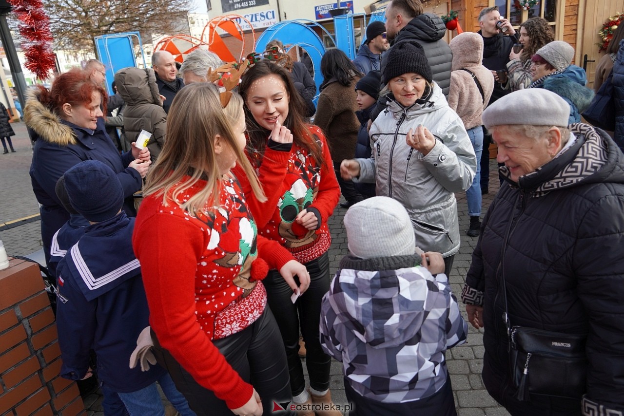 Miejska Wigilia na Placu Wolności w Ostrołęce [2112.2024] - zdjęcie #29 - eOstroleka.pl