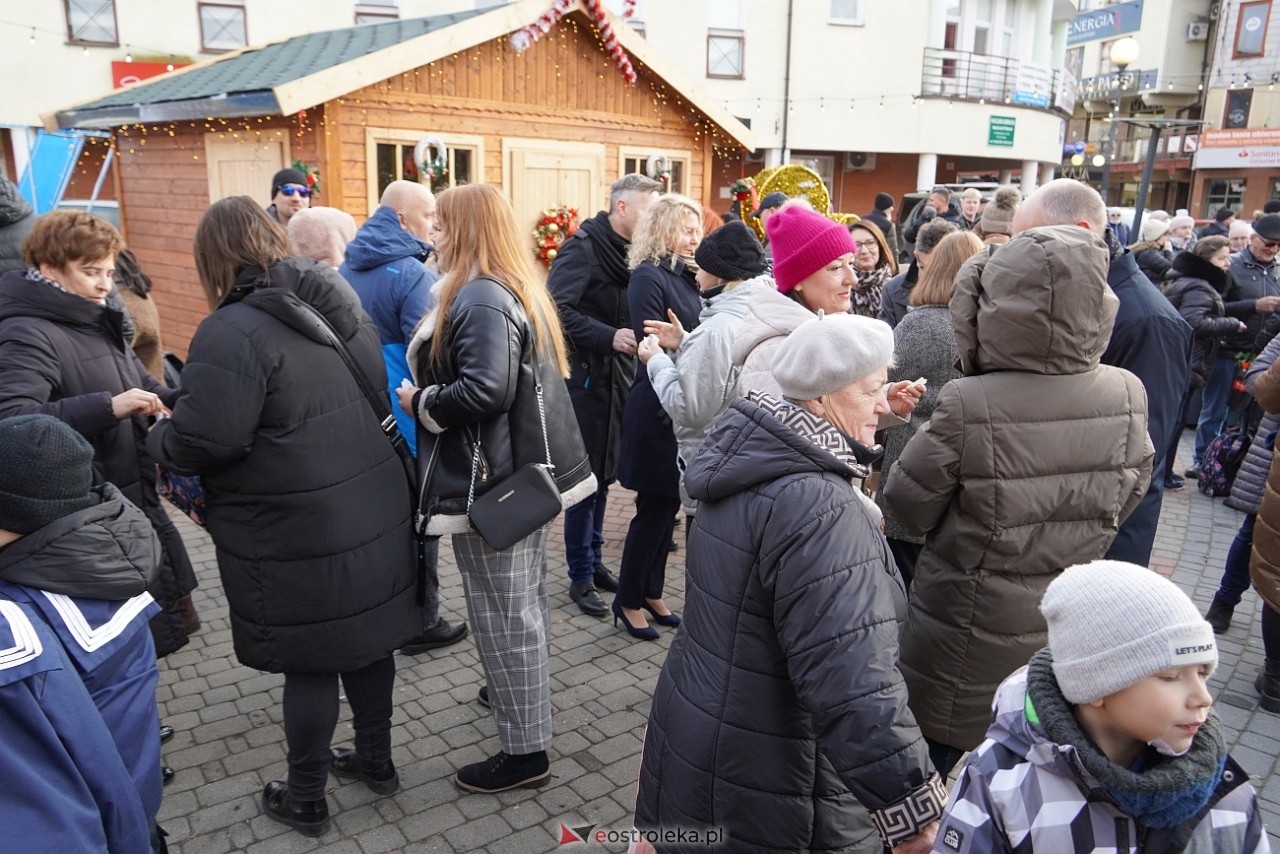 Miejska Wigilia na Placu Wolności w Ostrołęce [2112.2024] - zdjęcie #26 - eOstroleka.pl