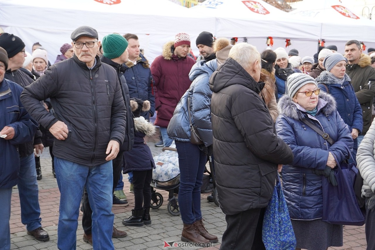 Miejska Wigilia na Placu Wolności w Ostrołęce [2112.2024] - zdjęcie #19 - eOstroleka.pl