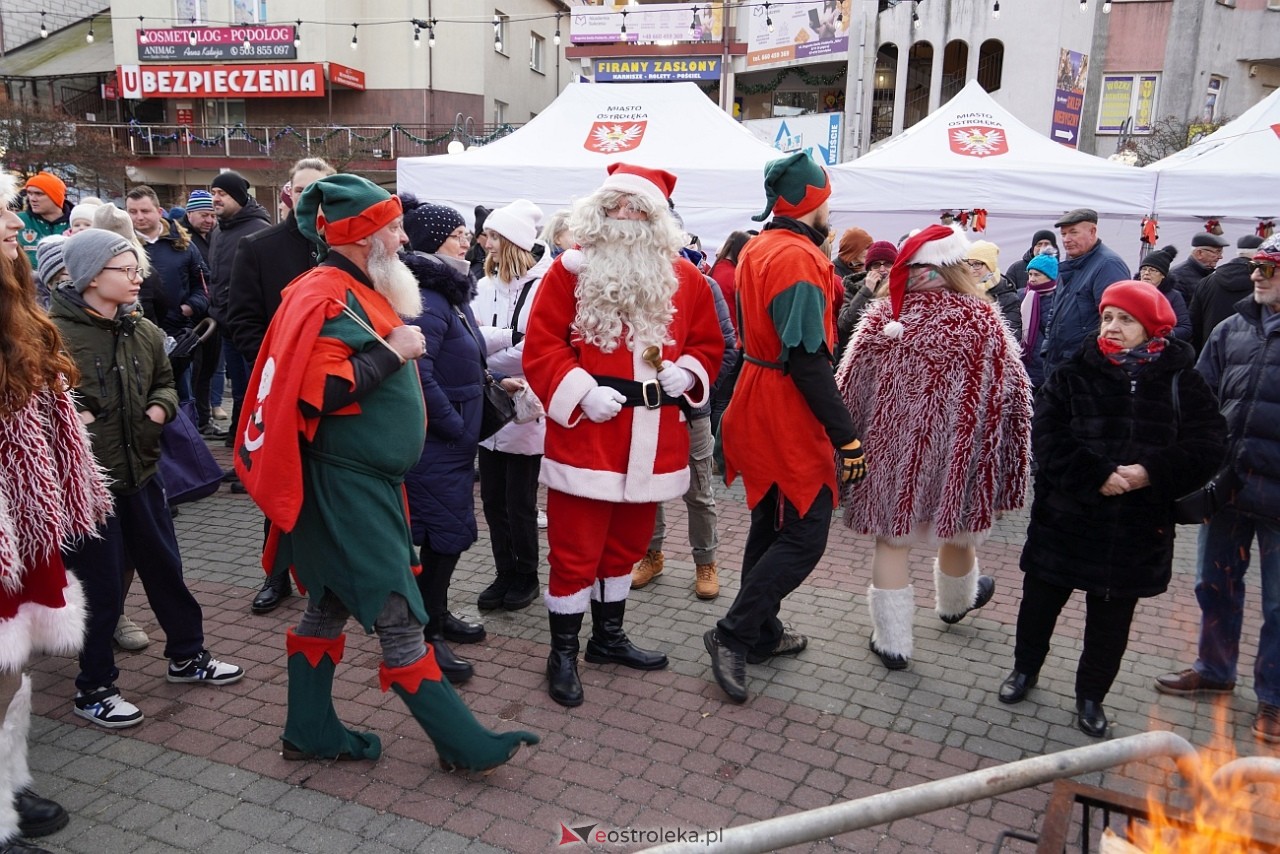 Miejska Wigilia na Placu Wolności w Ostrołęce [2112.2024] - zdjęcie #14 - eOstroleka.pl