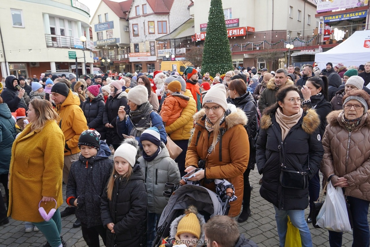 Miejska Wigilia na Placu Wolności w Ostrołęce [2112.2024] - zdjęcie #12 - eOstroleka.pl