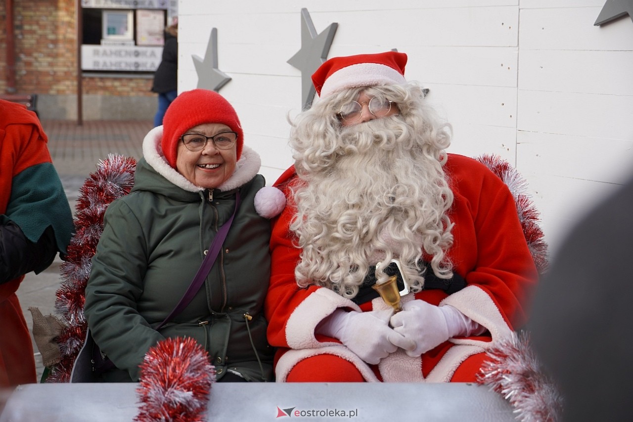 Miejska Wigilia na Placu Wolności w Ostrołęce [2112.2024] - zdjęcie #8 - eOstroleka.pl