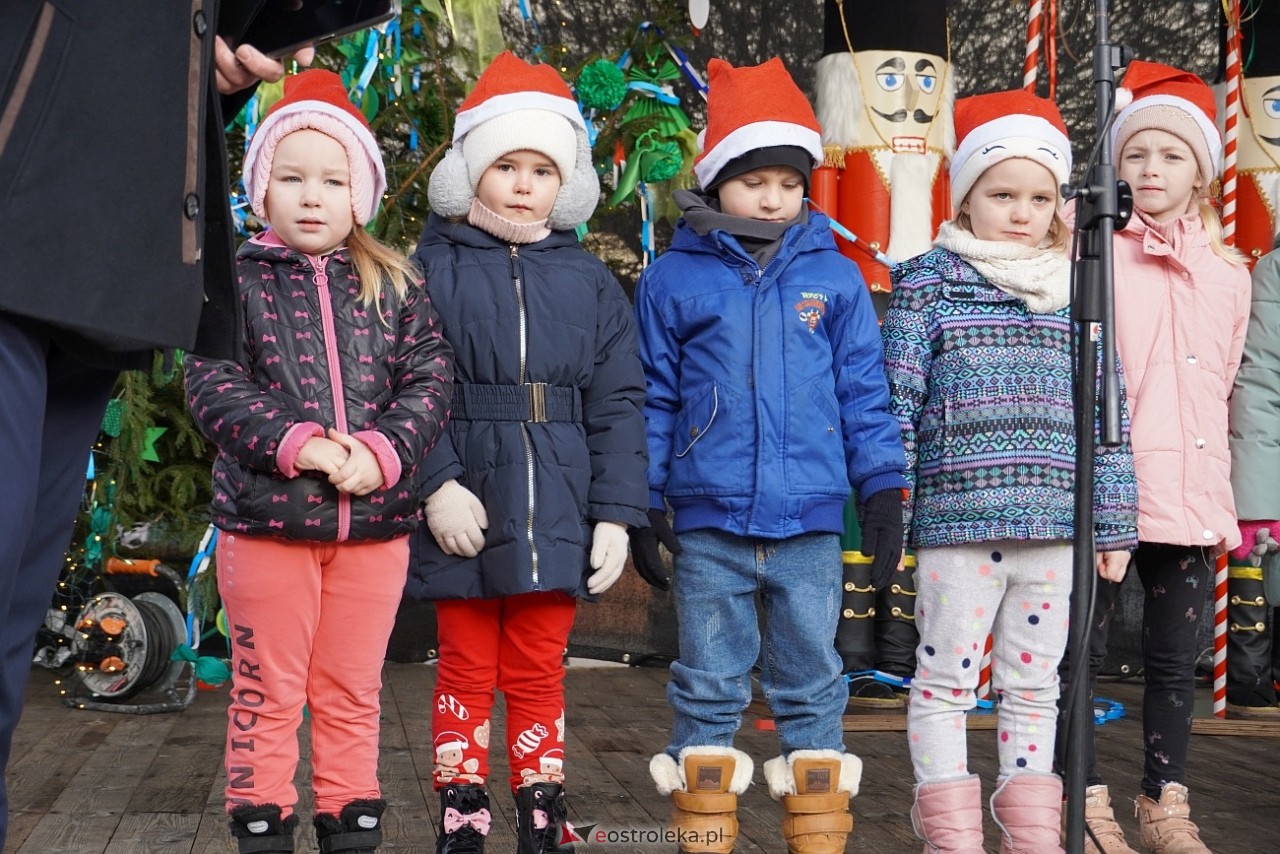 Miejska Wigilia na Placu Wolności w Ostrołęce [2112.2024] - zdjęcie #7 - eOstroleka.pl
