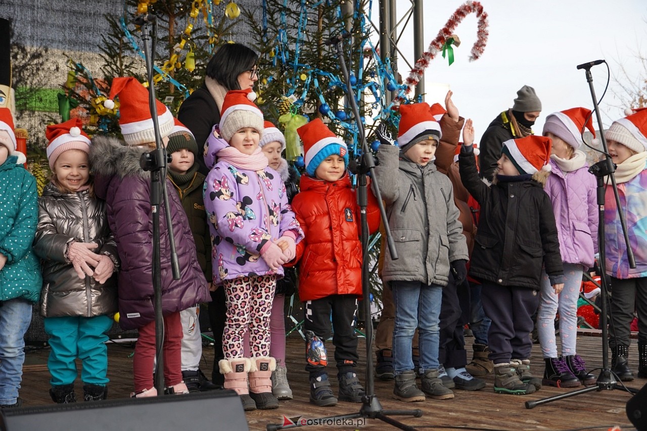 Miejska Wigilia na Placu Wolności w Ostrołęce [2112.2024] - zdjęcie #5 - eOstroleka.pl