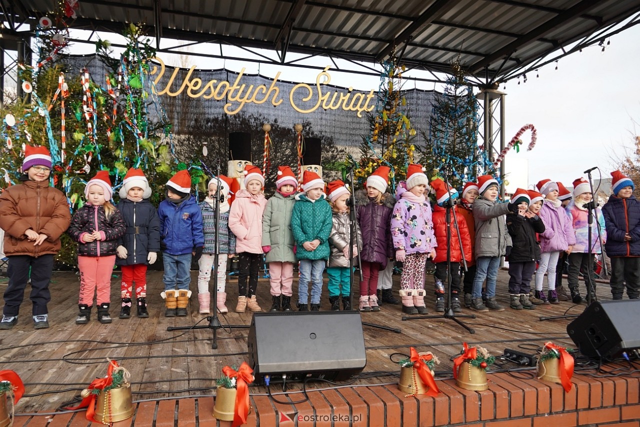 Miejska Wigilia na Placu Wolności w Ostrołęce [2112.2024] - zdjęcie #3 - eOstroleka.pl