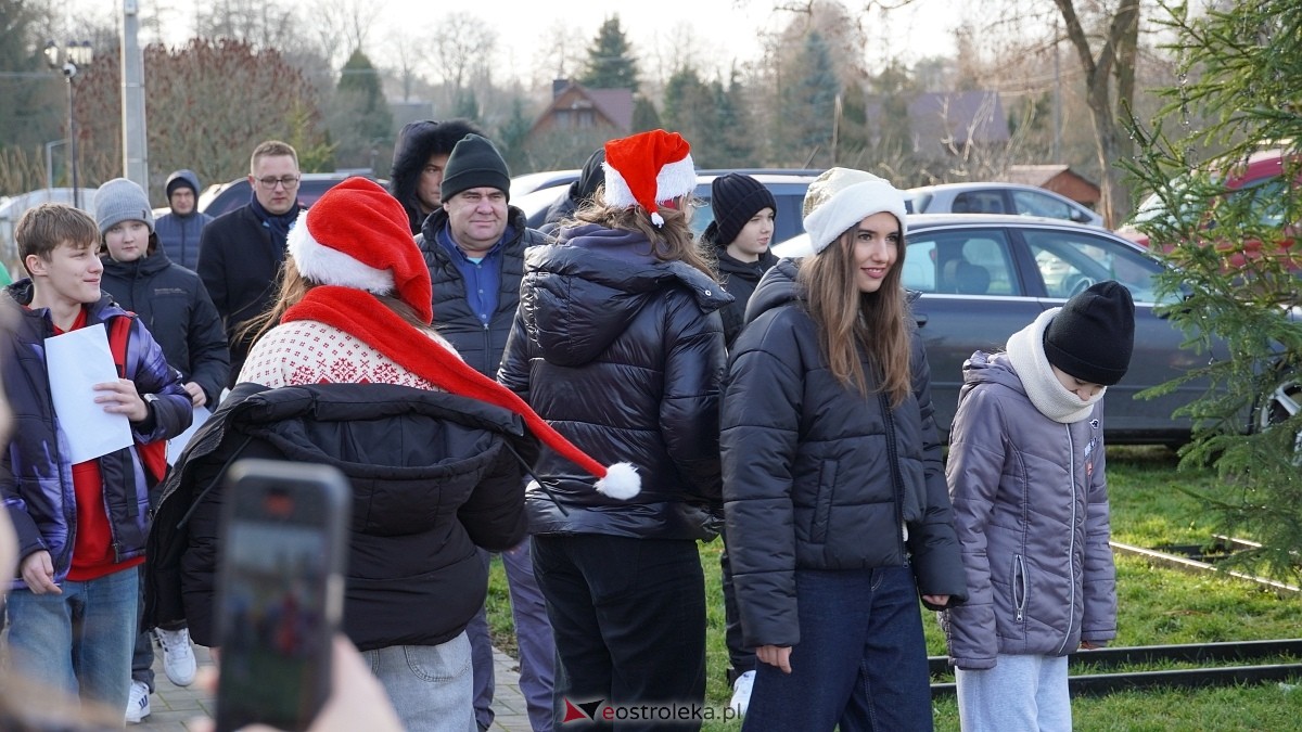 Jarmark Bożonarodzeniowy w Czerwinie [21.12.2024] - zdjęcie #110 - eOstroleka.pl