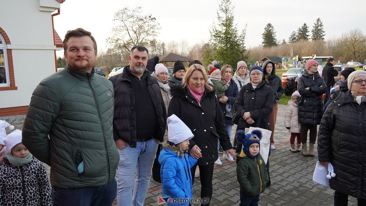Jarmark Bożonarodzeniowy w Czerwinie [21.12.2024] - zdjęcie #86 - eOstroleka.pl