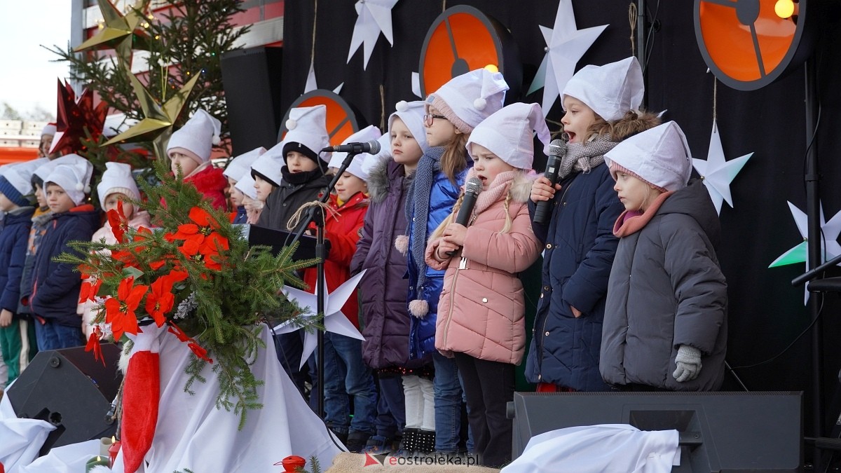 Jarmark Bożonarodzeniowy w Czerwinie [21.12.2024] - zdjęcie #42 - eOstroleka.pl