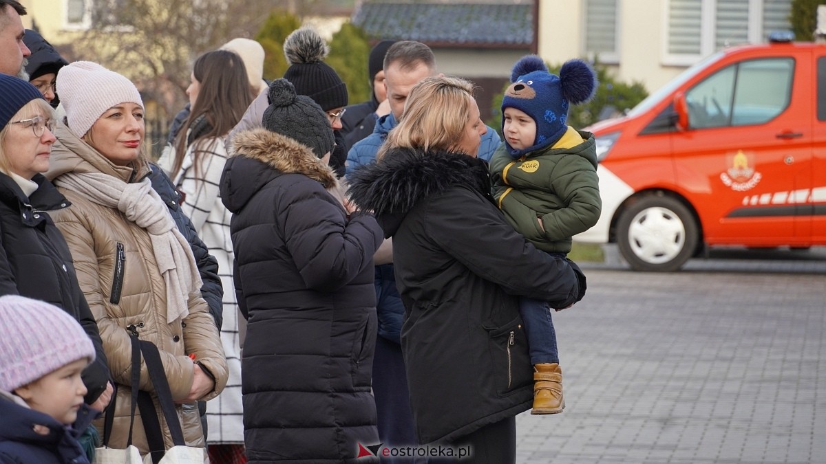 Jarmark Bożonarodzeniowy w Czerwinie [21.12.2024] - zdjęcie #38 - eOstroleka.pl
