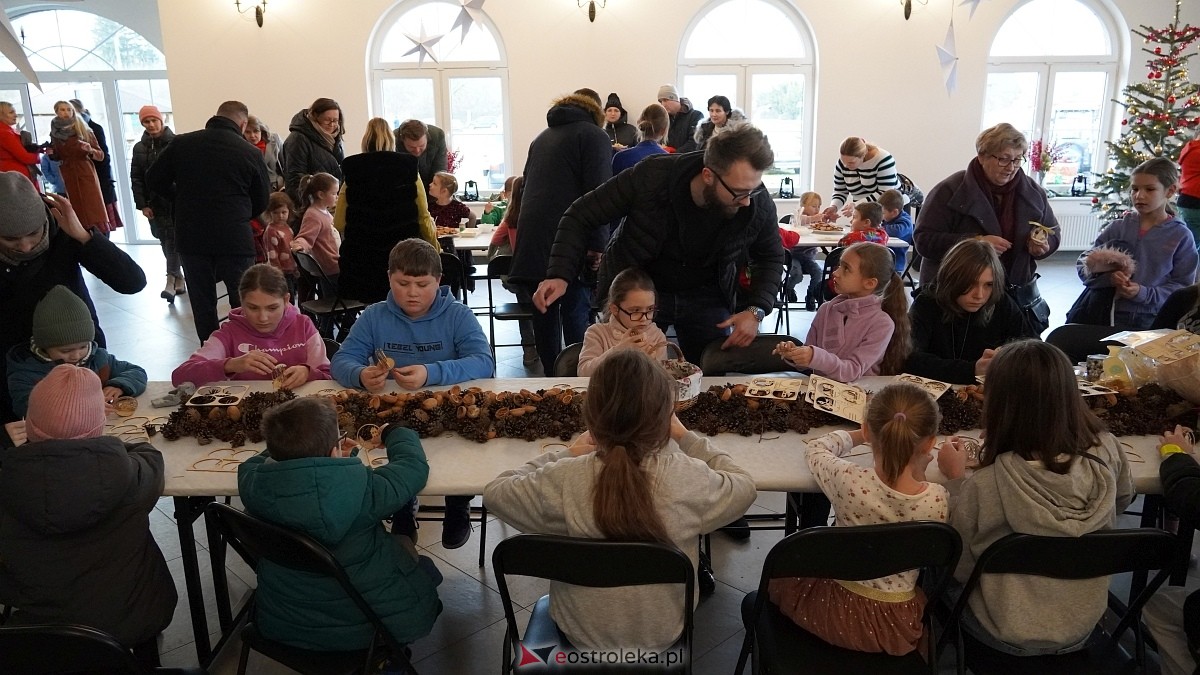 Jarmark Bożonarodzeniowy w Czerwinie [21.12.2024] - zdjęcie #30 - eOstroleka.pl