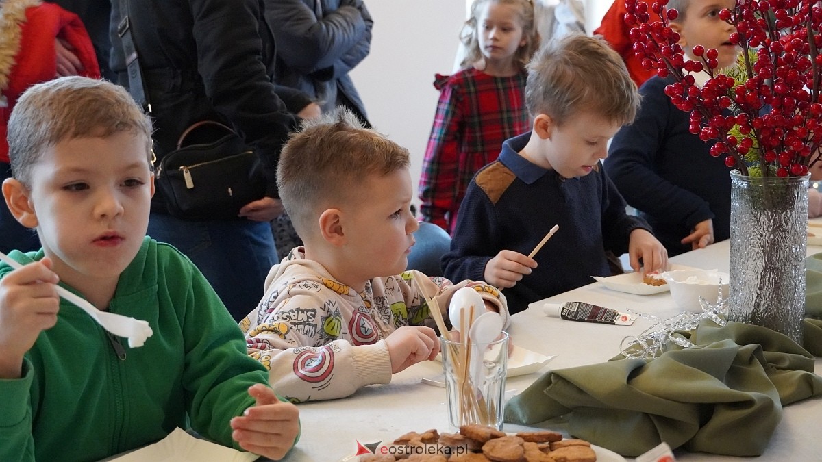 Jarmark Bożonarodzeniowy w Czerwinie [21.12.2024] - zdjęcie #28 - eOstroleka.pl