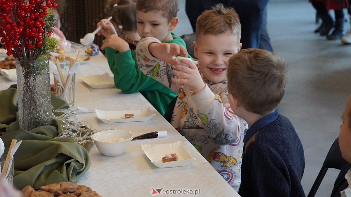 Jarmark Bożonarodzeniowy w Czerwinie [21.12.2024] - zdjęcie #24 - eOstroleka.pl