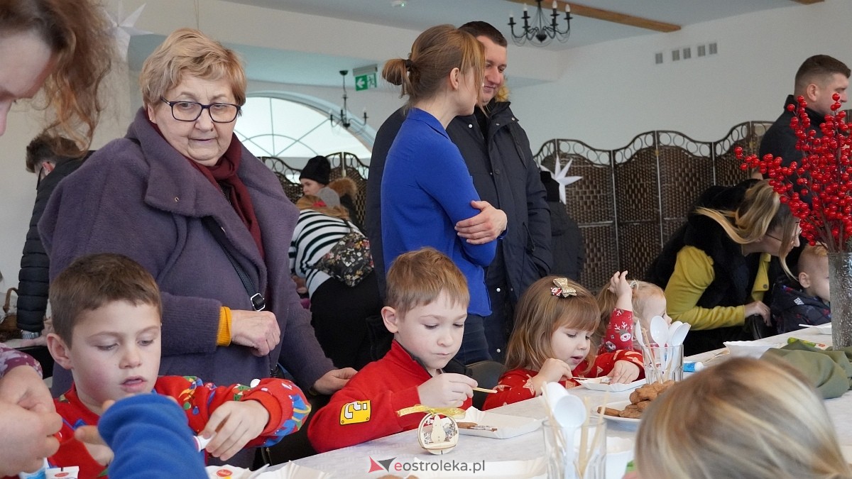 Jarmark Bożonarodzeniowy w Czerwinie [21.12.2024] - zdjęcie #22 - eOstroleka.pl