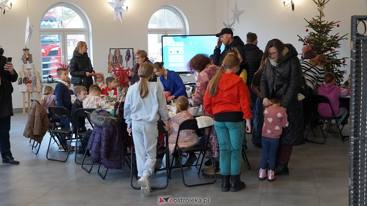 Jarmark Bożonarodzeniowy w Czerwinie [21.12.2024] - zdjęcie #18 - eOstroleka.pl