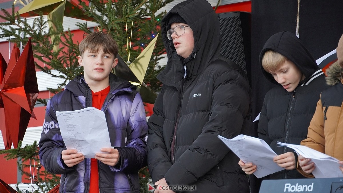 Jarmark Bożonarodzeniowy w Czerwinie [21.12.2024] - zdjęcie #13 - eOstroleka.pl