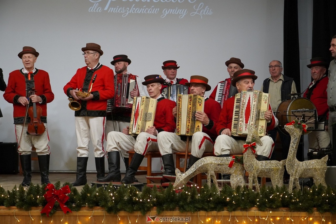 Spotkanie opłatkowe dla mieszkańców gminy Lelis [22.12.2024] - zdjęcie #70 - eOstroleka.pl
