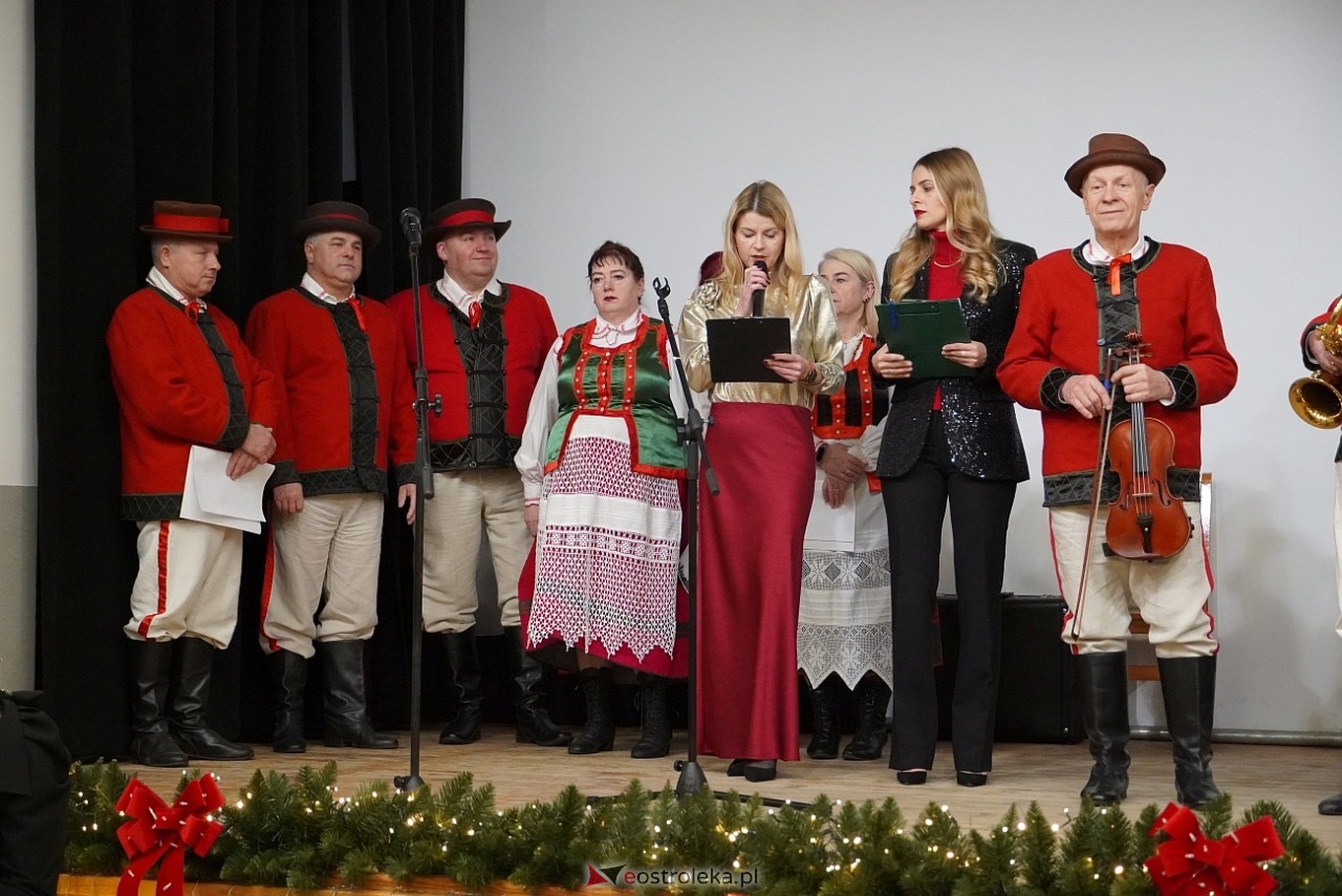 Spotkanie opłatkowe dla mieszkańców gminy Lelis [22.12.2024] - zdjęcie #69 - eOstroleka.pl