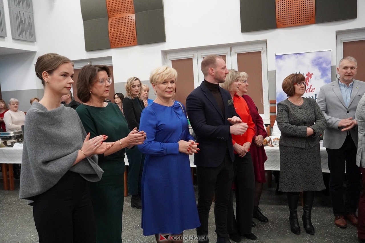 Spotkanie opłatkowe dla mieszkańców gminy Lelis [22.12.2024] - zdjęcie #68 - eOstroleka.pl