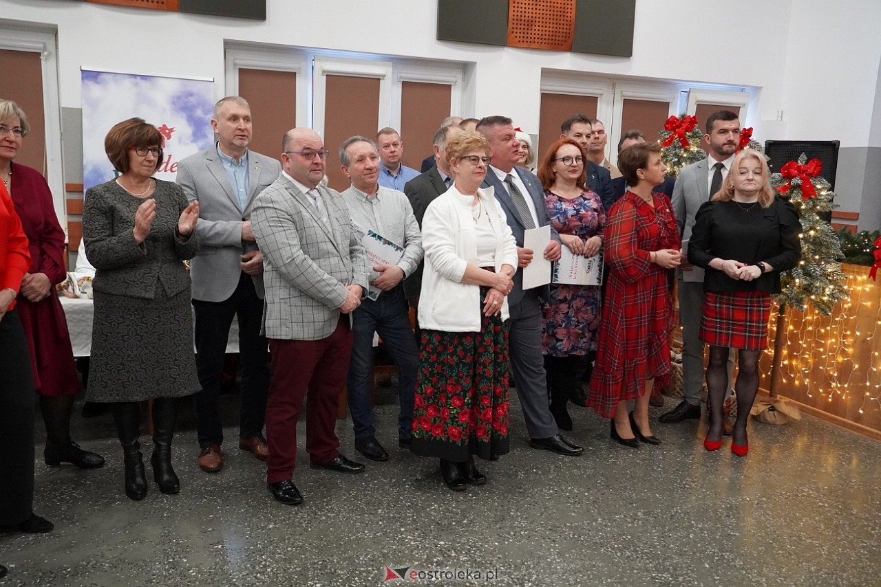 Spotkanie opłatkowe dla mieszkańców gminy Lelis [22.12.2024] - zdjęcie #67 - eOstroleka.pl