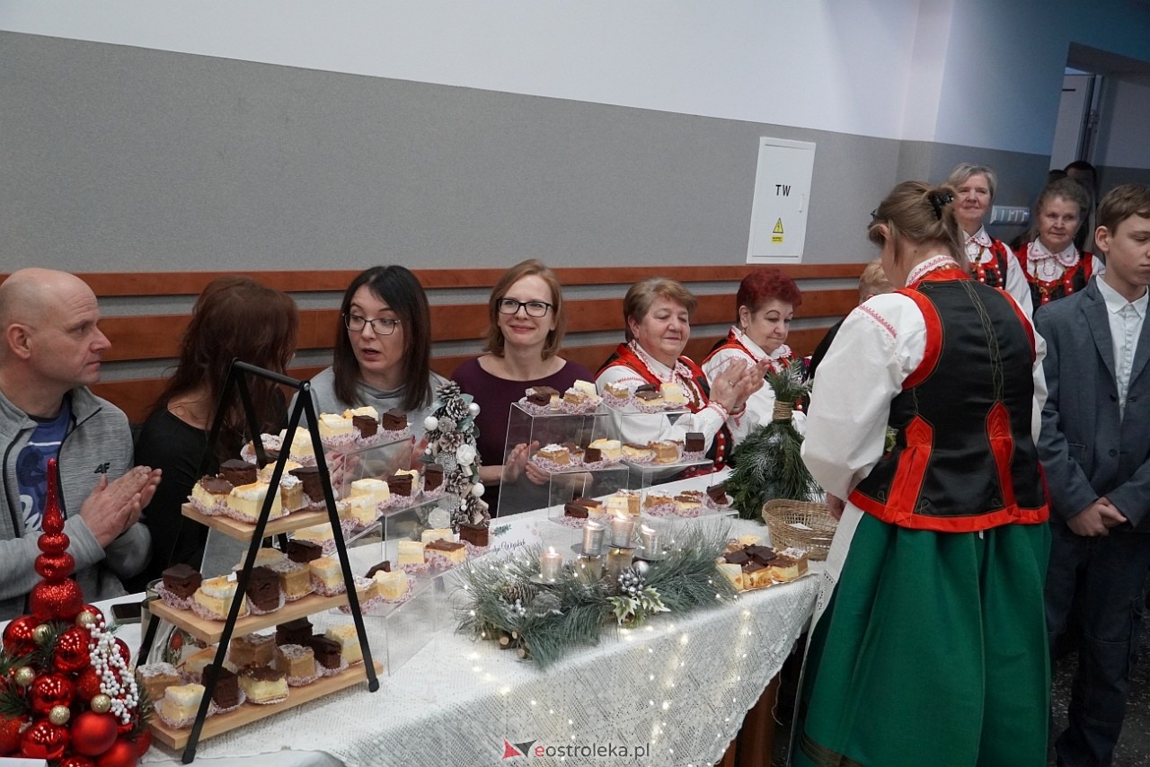 Spotkanie opłatkowe dla mieszkańców gminy Lelis [22.12.2024] - zdjęcie #63 - eOstroleka.pl