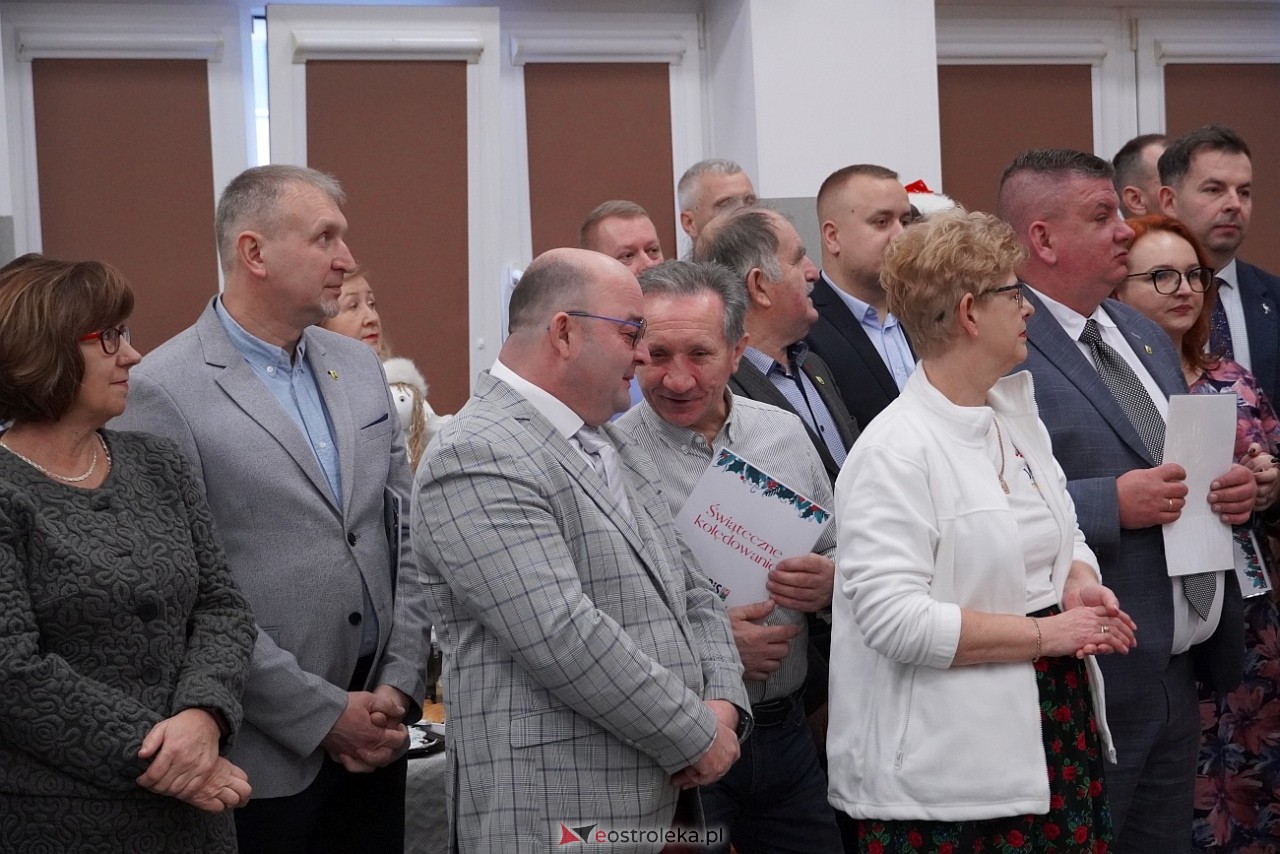 Spotkanie opłatkowe dla mieszkańców gminy Lelis [22.12.2024] - zdjęcie #61 - eOstroleka.pl