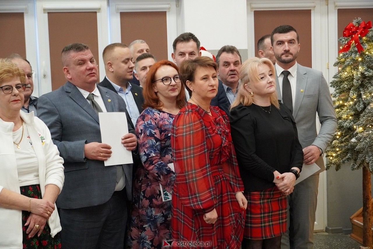 Spotkanie opłatkowe dla mieszkańców gminy Lelis [22.12.2024] - zdjęcie #46 - eOstroleka.pl
